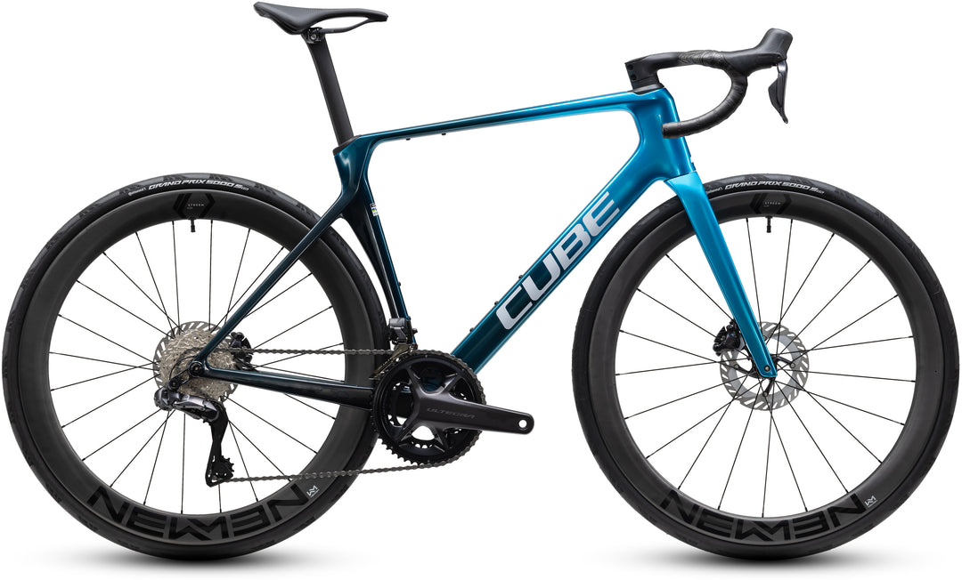 SILNIČNÍ KOLO Cube Agree C:62 Race chrome blue 2027